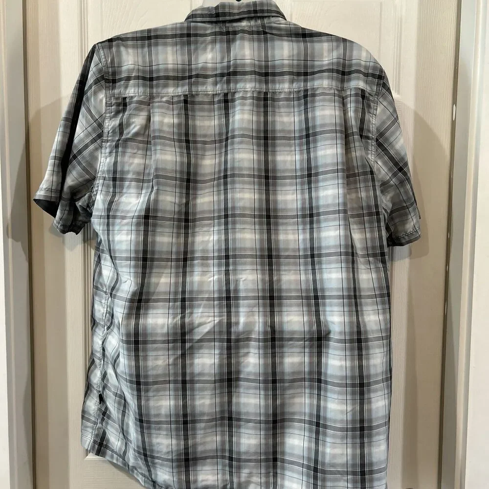 The North Face Mens XL Gray Plaid Short Sleeve Hiking Fishing Performance Shirt